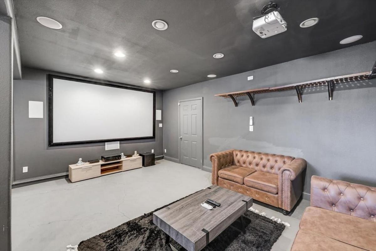 Casa de férias Stunning 5br 2ba With Private Pool And Cinema Dallas