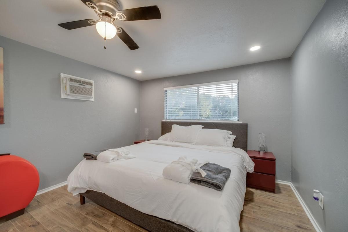 Casa de férias Stunning 5br 2ba With Private Pool And Cinema Dallas