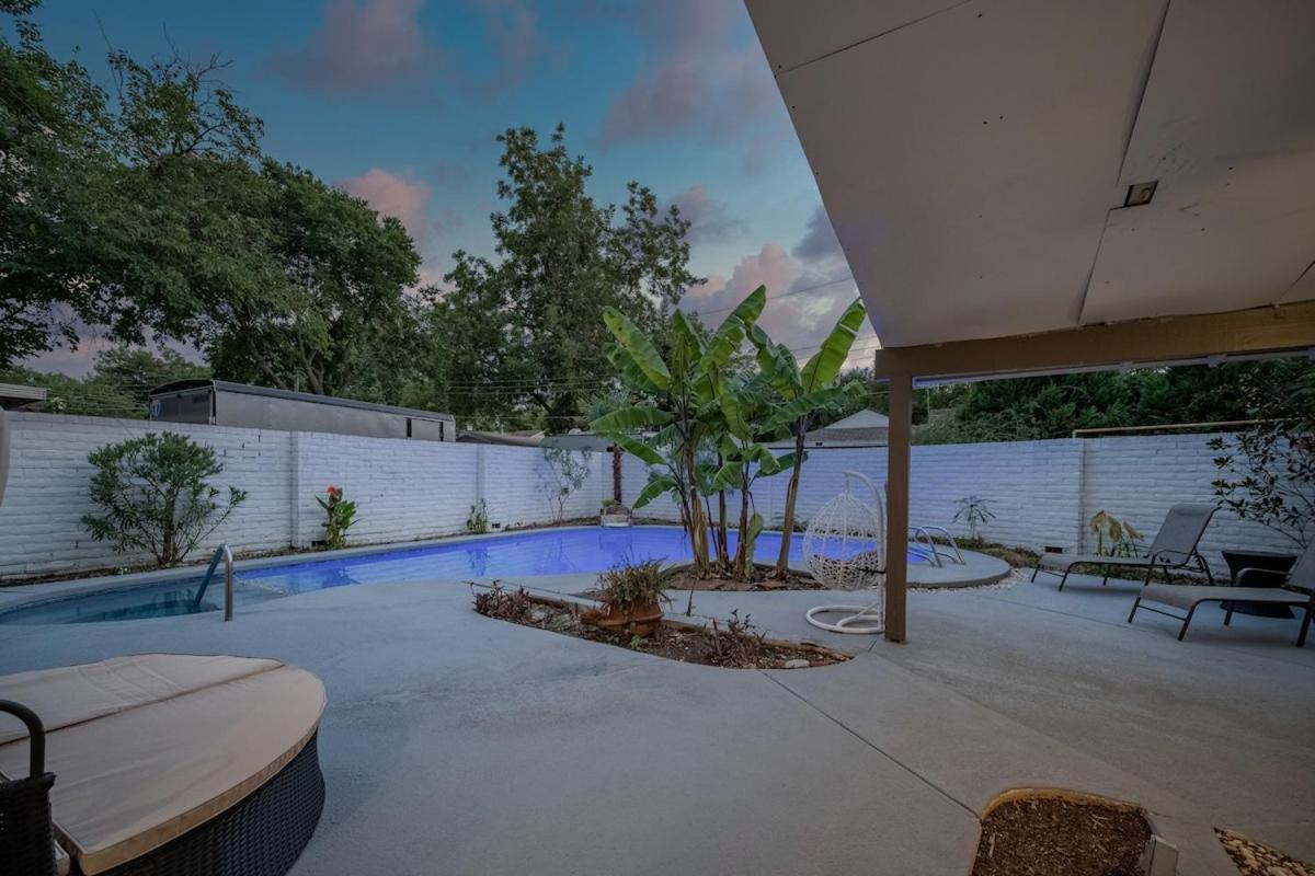 Casa de férias Stunning 5br 2ba With Private Pool And Cinema